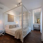 Giorgianna -near With Pool Villa *