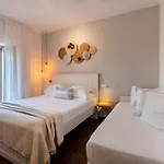Giorgianna -near With Pool Villa *