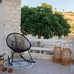 Giorgianna -near With Pool Villa *