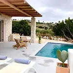 Giorgianna -near With Pool Alikí