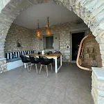 Giorgianna -near With Pool Villa *