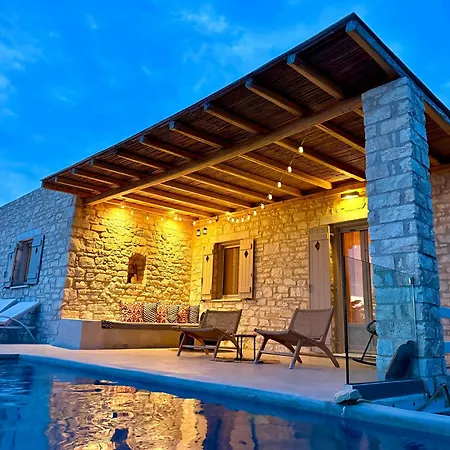 Giorgianna -near With Pool Alikí