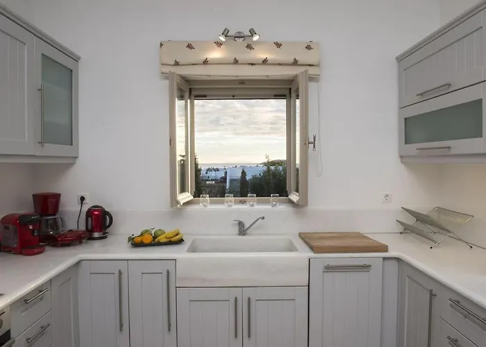 Giorgianna -near With Pool