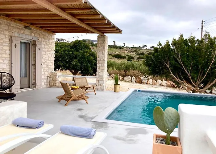 Giorgianna -near With Pool Alikí