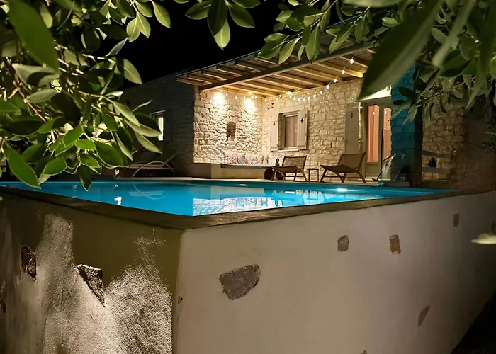 Giorgianna -near With Pool Alikí