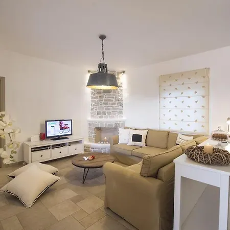 Giorgianna -near With Pool Villa Aliki (Paros)