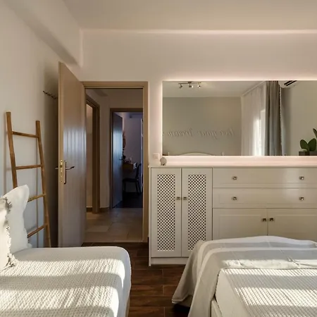 Giorgianna -near With Pool