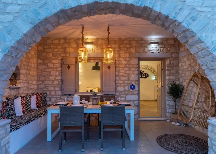 Giorgianna -near With Pool Feriehus