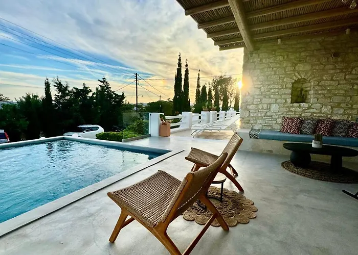 Giorgianna -near With Pool Ferienhaus *